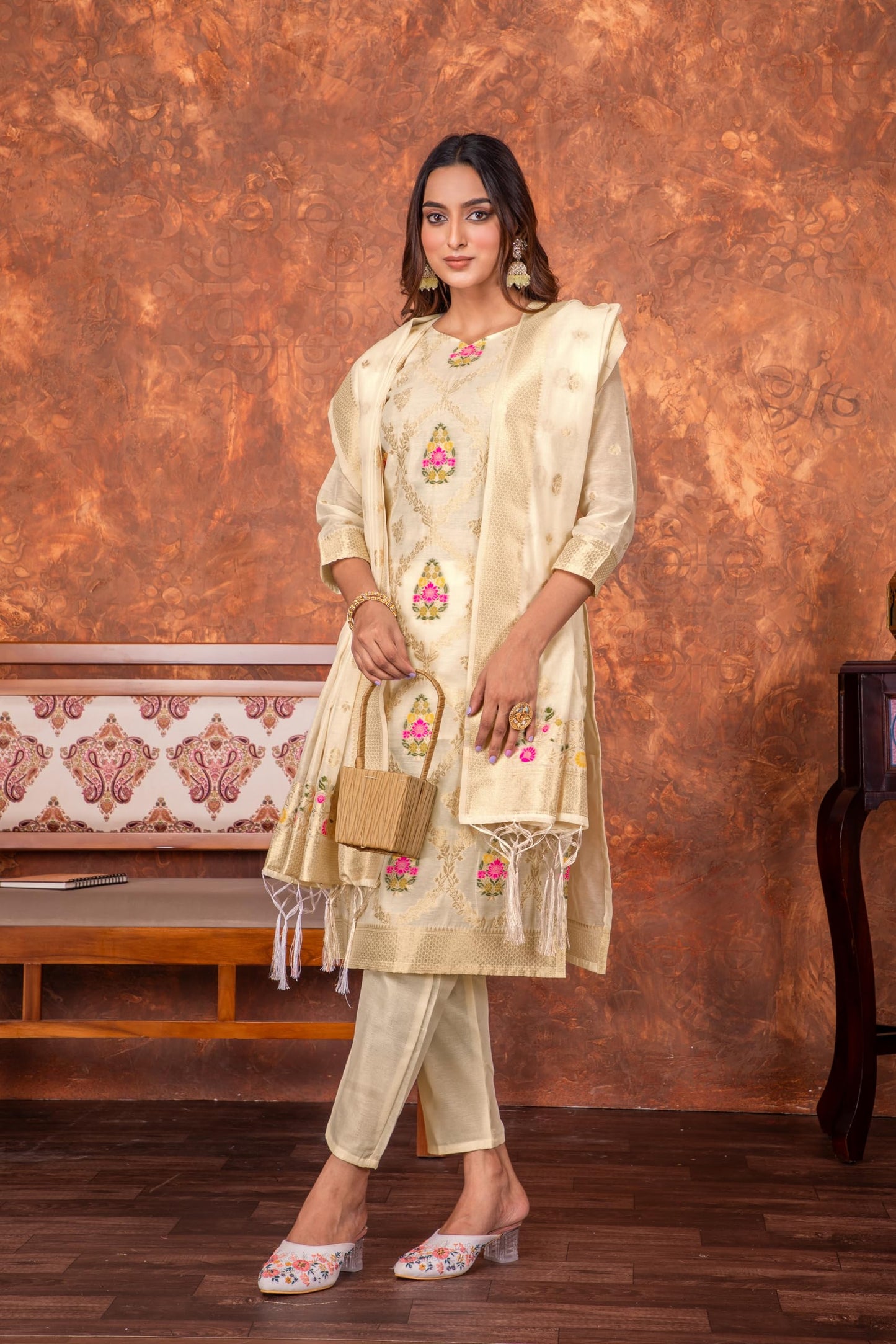 Cream Silk Kurta Pant Set with Handwoven Dupatta