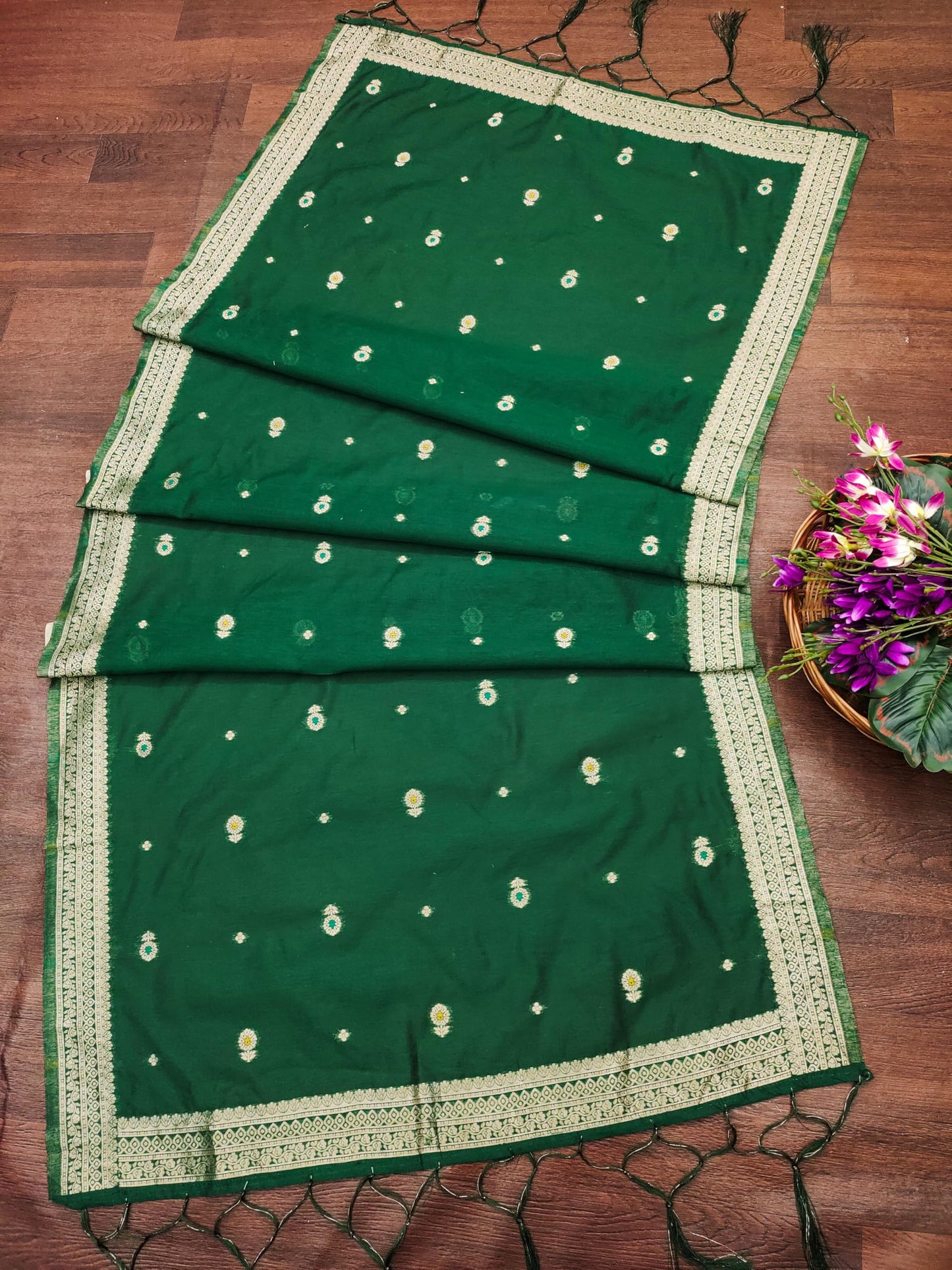 Green Jacquard Suit Set with Zari Detailing – Luxe Woven Elegance