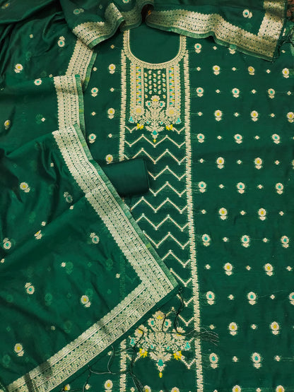 Green Jacquard Suit Set with Zari Detailing – Luxe Woven Elegance